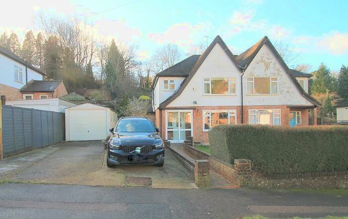 3 Bedroom House To Rent In Bedroom Semi Detached House In Warlingham, CR6