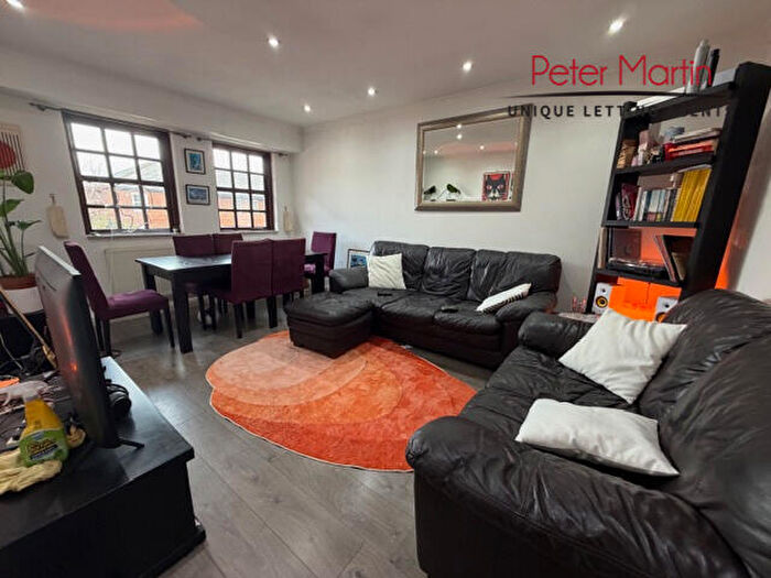 2 Bedroom Apartment To Rent In Hamlet Square, Cricklewood, NW2