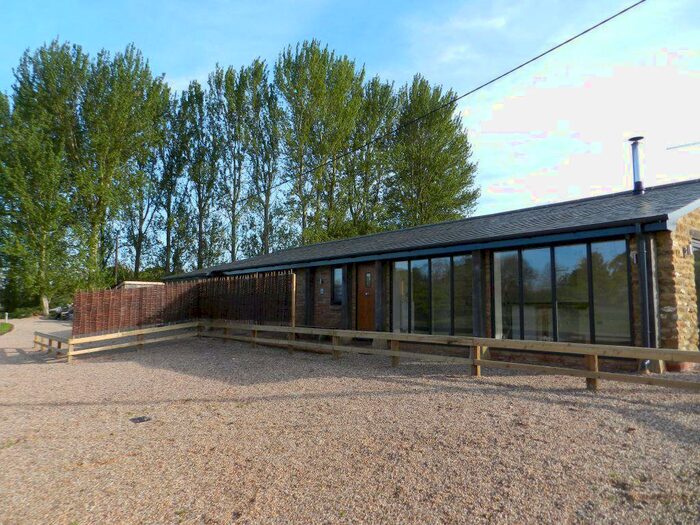 3 Bedroom Cottage To Rent In Dodford, NN7