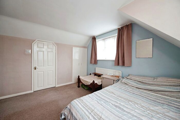 3 Bedroom Detached House For Sale In Magdala Road, Hayling Island, Hampshire, PO11