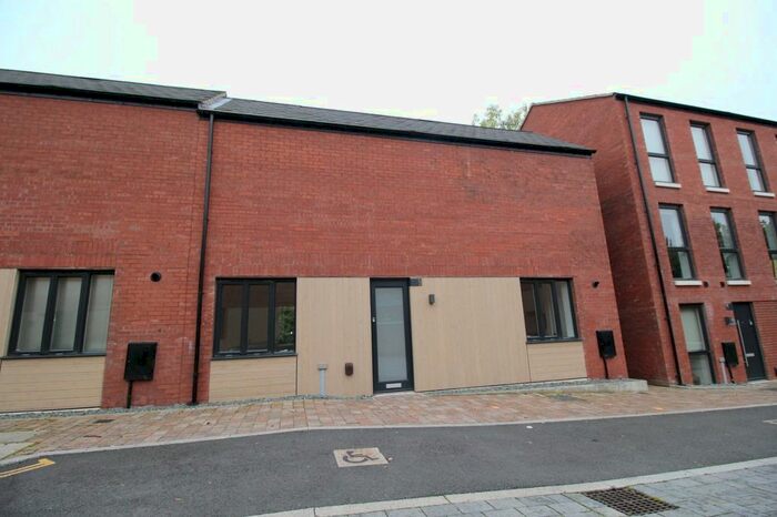 2 Bedroom Terraced House To Rent In Fairway View, Stockport, Greater Manchester, SK5