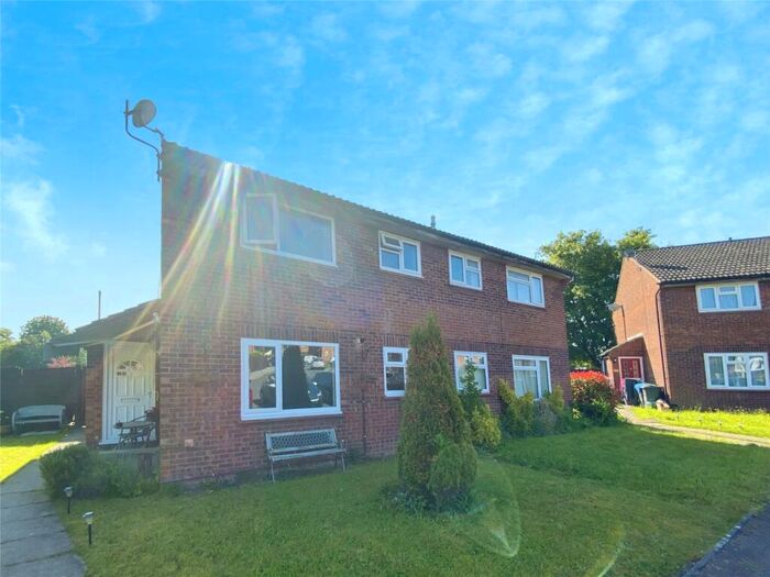 1 Bedroom Semi-Detached House To Rent In Midsummer Road, Snodland, Kent, ME6