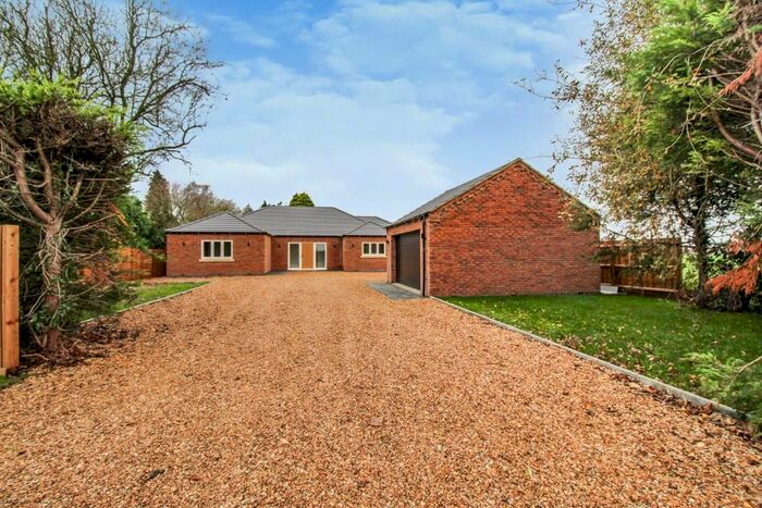 4 Bedroom Detached Bungalow For Sale In Dogs Drove North, Holbeach Drove, Spalding, PE12