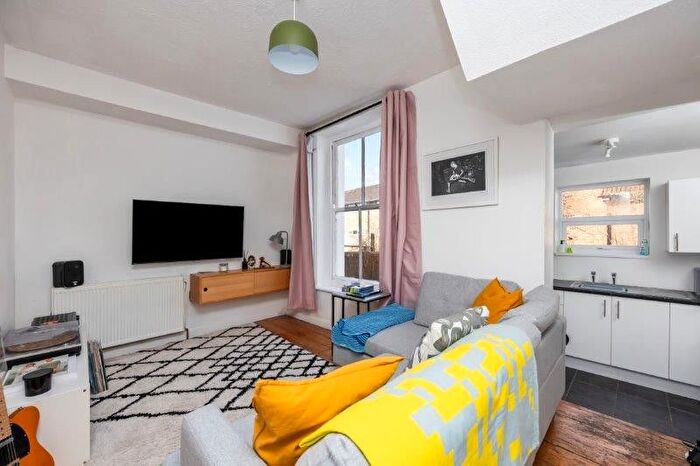 1 Bedroom Flat To Rent In Shanklin Road, Brighton, East Sussex, BN2