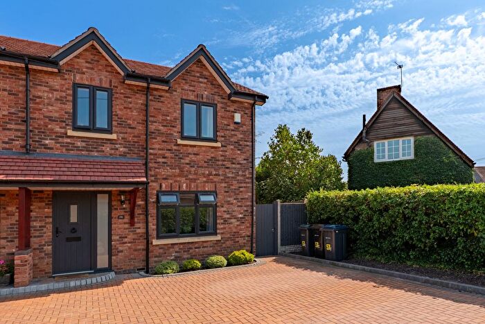 3 Bedroom Semi-Detached House For Sale In Water Orton Lane, Minworth, B76