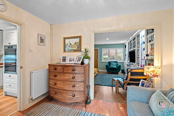 3 Bedroom Semi-Detached House For Sale In Wentworth Close, Rudheath, Northwich, CW9