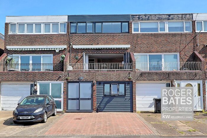 4 Bedroom Terraced House For Sale In Kingswood Road, Kingswood, Basildon, SS16