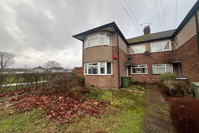 2 Bedroom Maisonette To Rent In Bellegrove Close, Welling, DA16