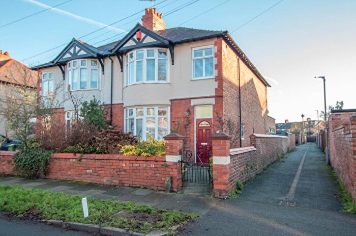 4 Bedroom Semi Detached House For Sale In Beech Grove, Hoole, Chester, CH2