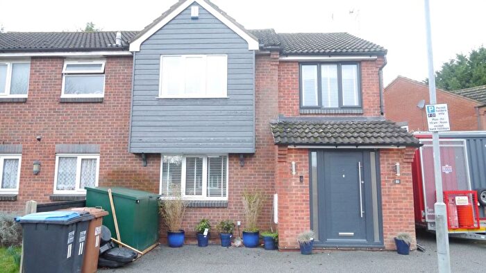 4 Bedroom Semi-Detached House To Rent In Nash Close, Hatfield, AL9
