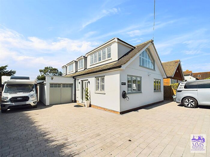 5 Bedroom Detached Bungalow For Sale In Tyland Lane, Sandling, ME14