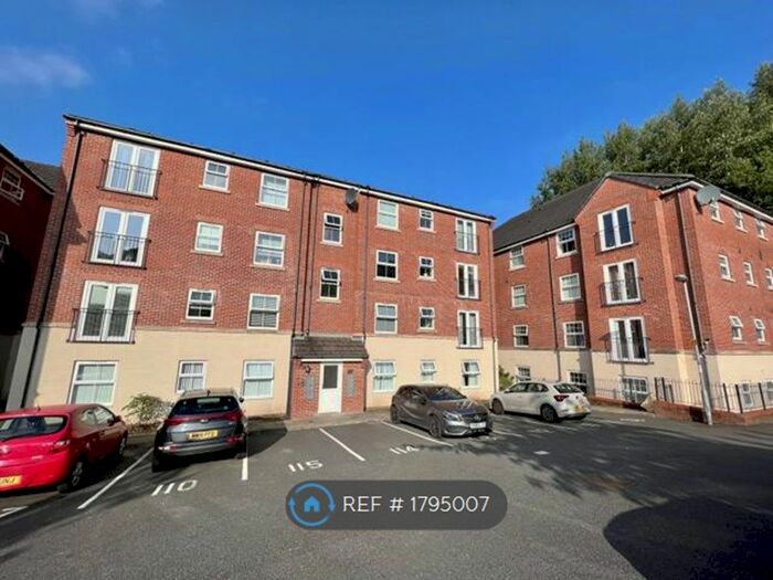 2 Bedroom Flat To Rent In Stonemere Drive, Radcliffe, Manchester, M26