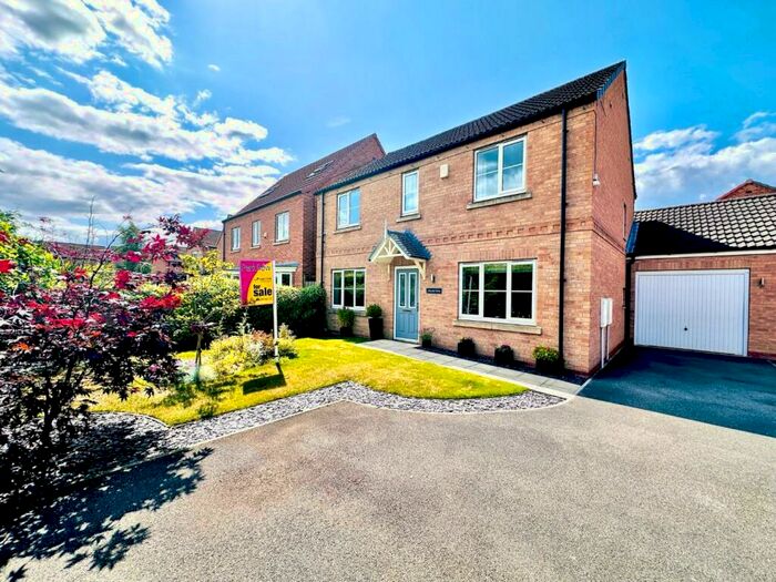 5 Bedroom Detached House For Sale In Heather Drive, Sherburn In Elmet, Leeds, LS25