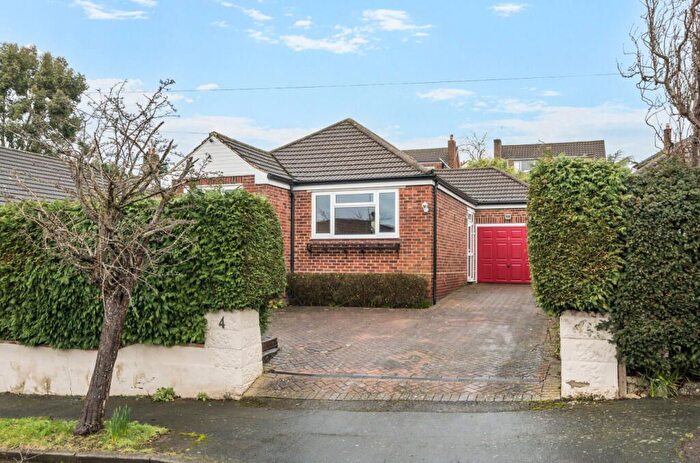 2 Bedroom Detached House For Sale In Farnham Park Close, Farnham, GU9