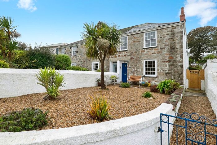 3 Bedroom End Terrace House For Sale In Millpond Avenue, Hayle, Cornwall, TR27
