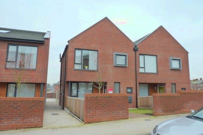 3 Bedroom Semi-Detached House To Rent In Bedford Road, Birkenhead, CH42