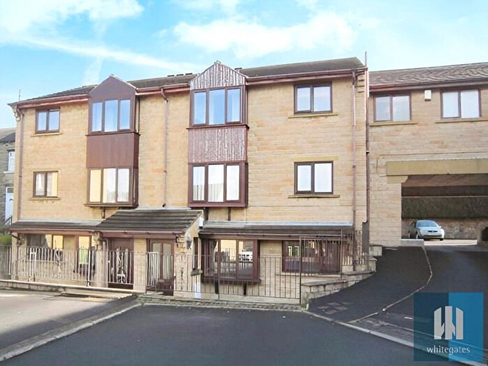 1 Bedroom Apartment To Rent In Beaumont Avenue, Moldgreen, Huddersfield, HD5