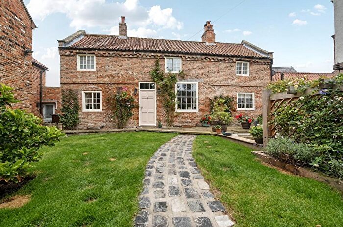 2 Bedroom Cottage For Sale In Old Road, Cawood, YO8