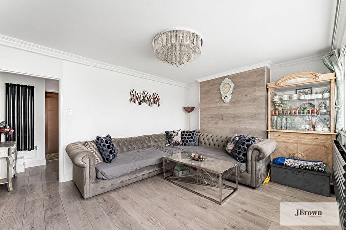 3 Bedroom Flat For Sale In Solander Gardens, Shadwell, London, E1