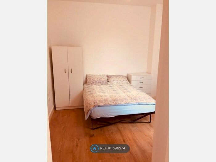 Studio To Rent In Sidney Avenue, London, N13
