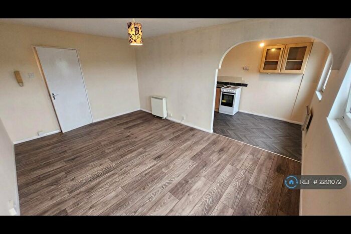 2 Bedroom Flat To Rent In Camberley, West Bromwich, B71
