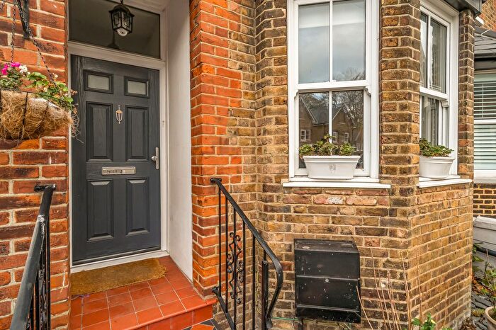 3 Bedroom Semi Detached House For Sale In Vansittart Road, Windsor, SL4