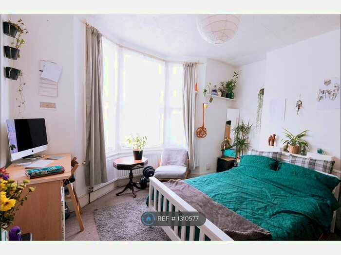 4 Bedroom Semi-Detached House To Rent In Ada Road, London SE5