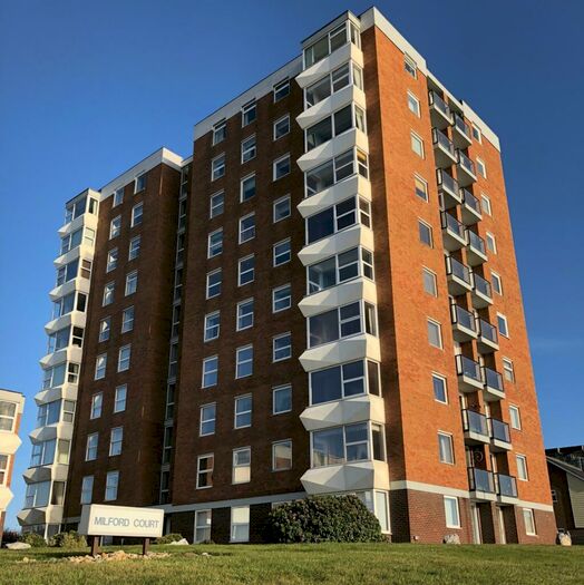 2 Bedroom Flat To Rent In Milford Court, Brighton Road, Lancing, BN15