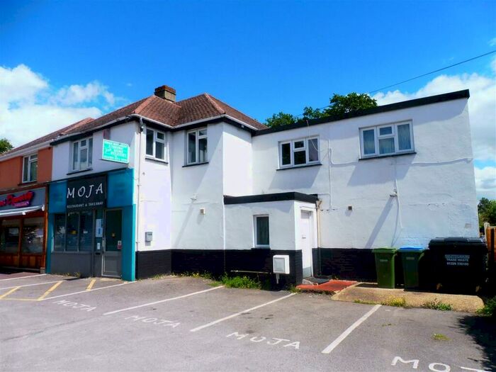 2 Bedroom Flat To Rent In Holly Close, Sarisbury Green, Southampton, SO31