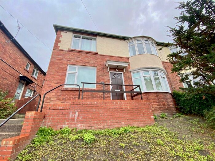 2 Bedroom Flat To Rent In Beverley Road, Low Fell, Gateshead, NE9