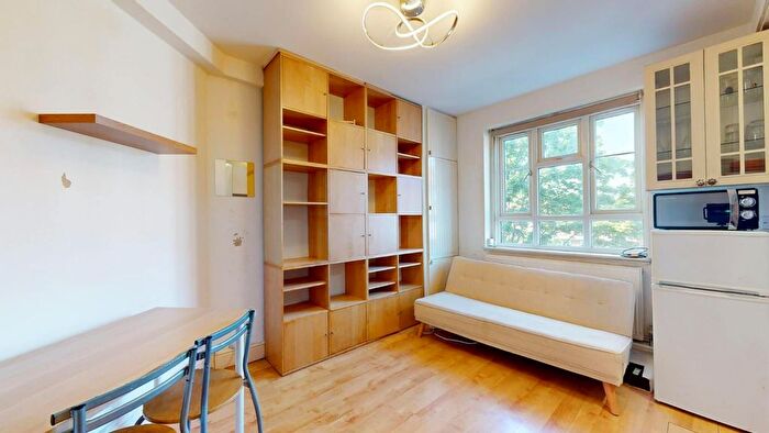 1 Bedroom Flat To Rent In Abercrombie House, White City Estate, London, W12