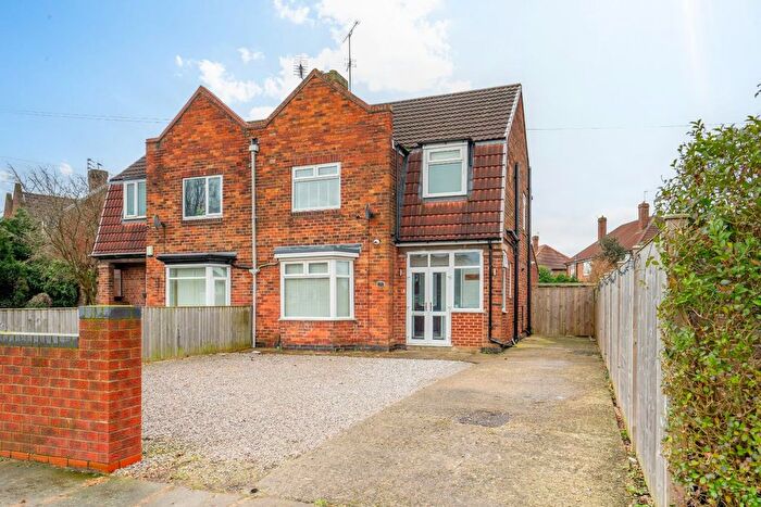 4 Bedroom Semi Detached House For Sale In Danebury Drive, York, YO26