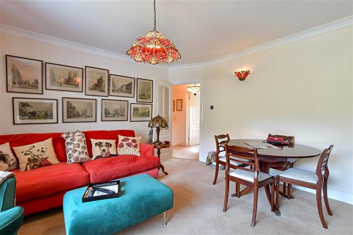 2 Bedroom Flat For Sale In Carden Hill, Hollingbury, Brighton, East Sussex, BN1