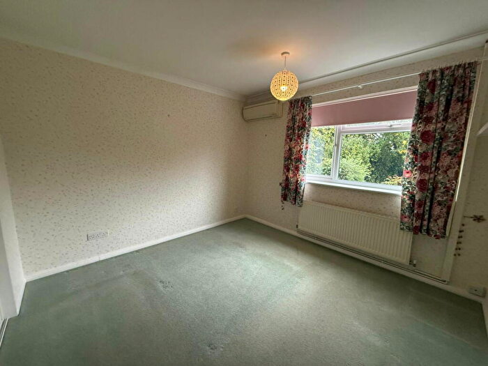 2 Bedroom Detached Bungalow For Sale In Castle Rise, Belmesthorpe, PE9