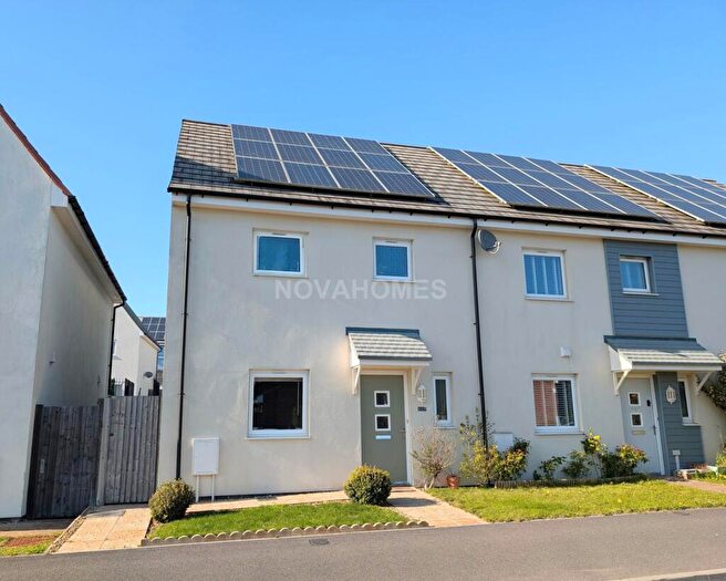 3 Bedroom End Of Terrace House For Sale In Chaucer Way, Manadon, PL5