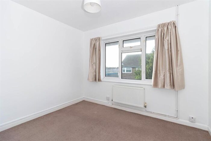 1 Bedroom Flat To Rent In Millfield, Sompting, Lancing, BN15