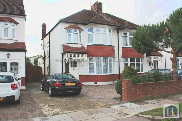 4 Bedroom Semi-Detached House To Rent In Ashridge Gardens, Palmers Green, N13