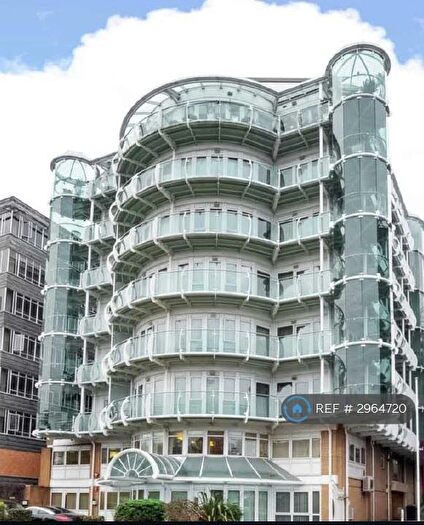 2 Bedroom Flat To Rent In Comer House, Barnet, EN5
