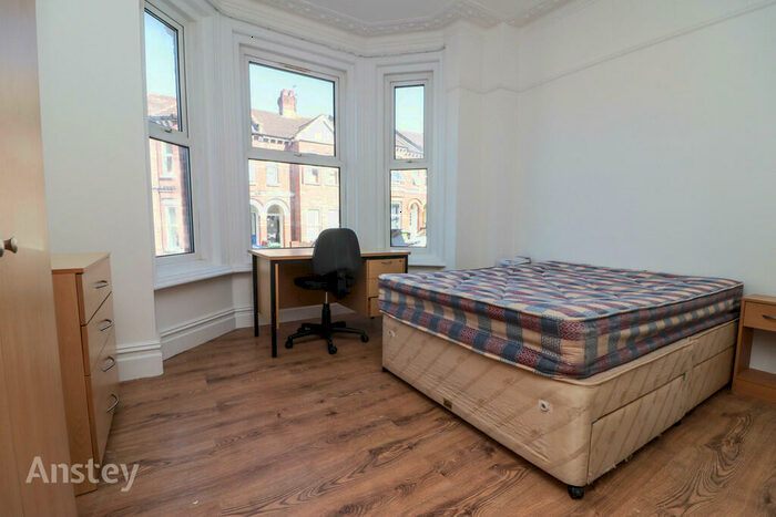 4 Bedroom Flat To Rent In Tennyson Road, Southampton, SO17