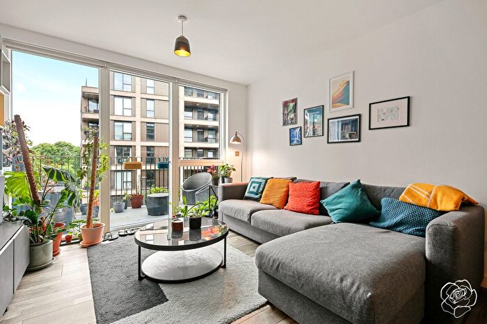 1 Bedroom Flat For Sale In Triathlon Point, Madison Way, Stratford, E20