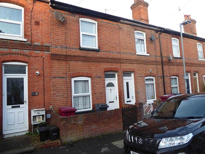 2 Bedroom Terraced House To Rent In Waldeck Street, Reading, Berkshire, RG1
