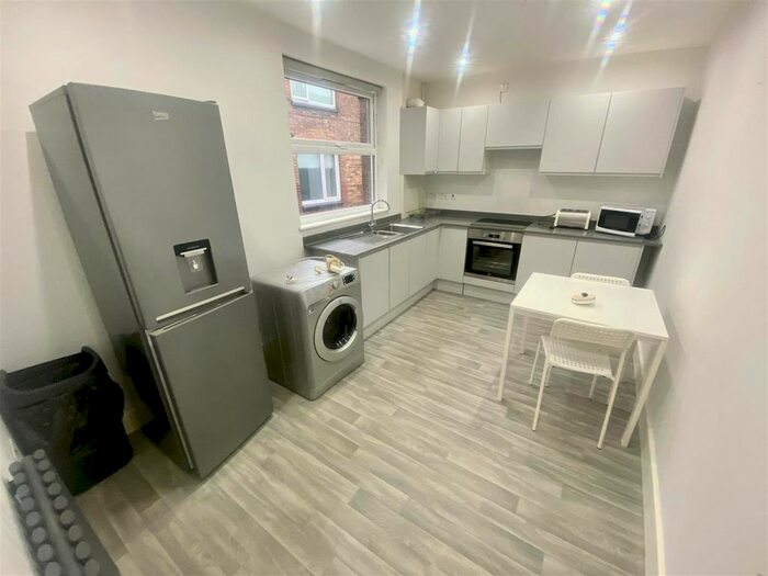 2 Bedroom Flat To Rent In Reginald Street, Luton, LU2