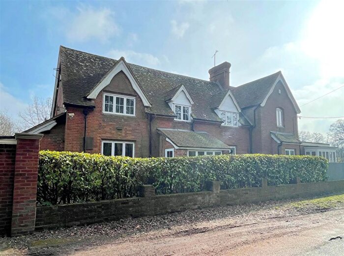 5 Bedroom Detached House For Sale In Crossways, Kintbury, RG17