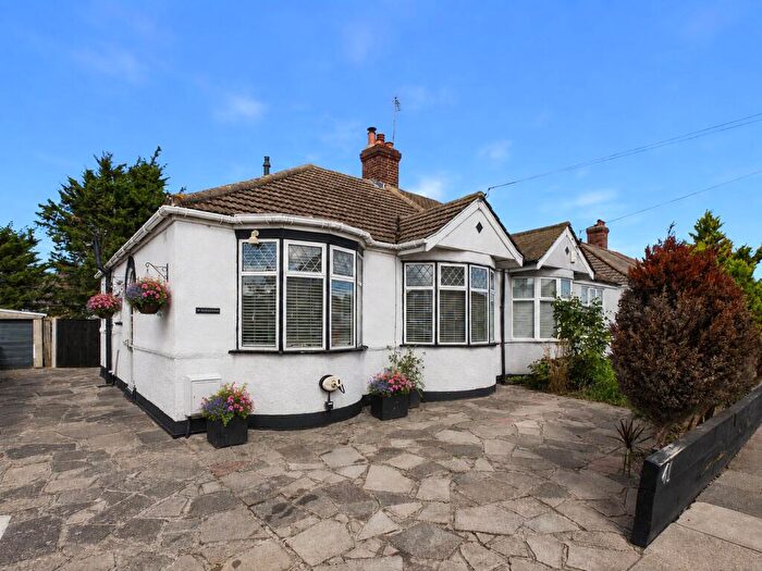 3 Bedroom Bungalow For Sale In Mainridge Road, Chislehurst, BR7