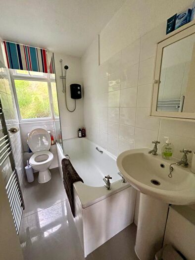 2 Bedroom Terraced Bungalow For Sale In Madeira Road, Ventnor, PO38