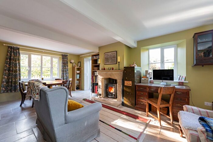 4 Bedroom Detached House For Sale In Mill Lane, Chetnole, DT9