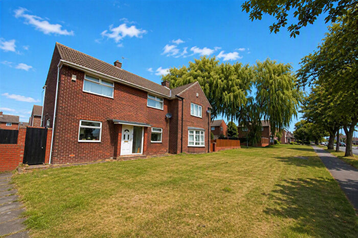3 Bedroom Semi Detached House For Sale In Lingey Lane, Gateshead, NE10