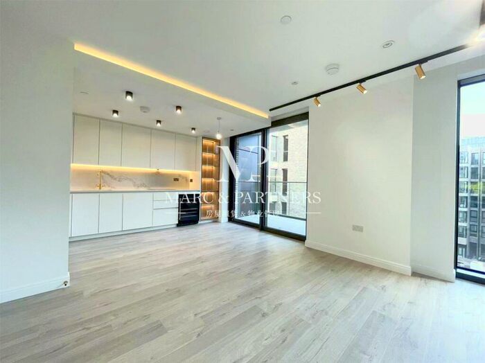 2 Bedroom Apartment To Rent In Siena House, City Road, London, EC1V