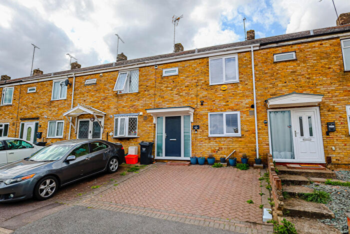 3 Bedroom Terraced House For Sale In Mistley Side, Basildon, SS16