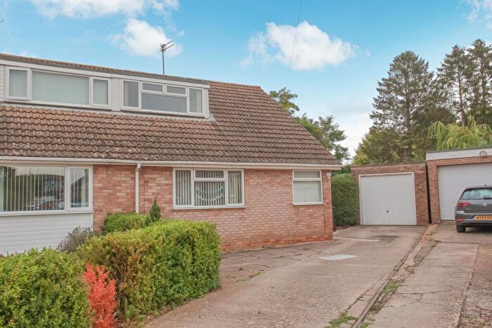 3 Bedroom Semi-Detached Bungalow For Sale In Rookery Close, Bodicote, Banbury, OX15
